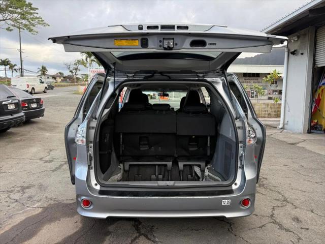 2014 Toyota Sienna SE 8 Passenger