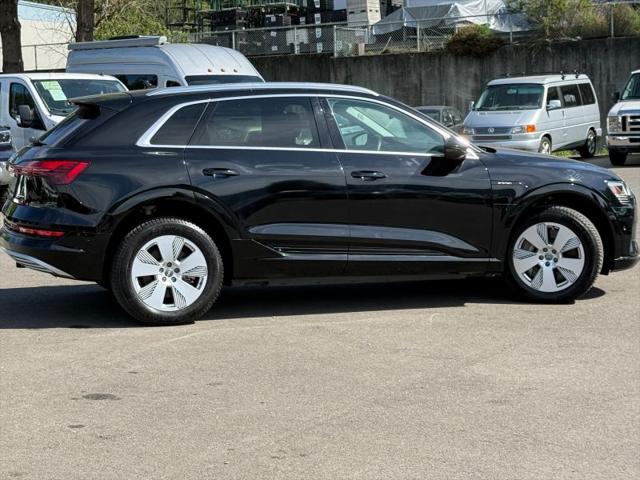2019 Audi e-tron Premium Plus