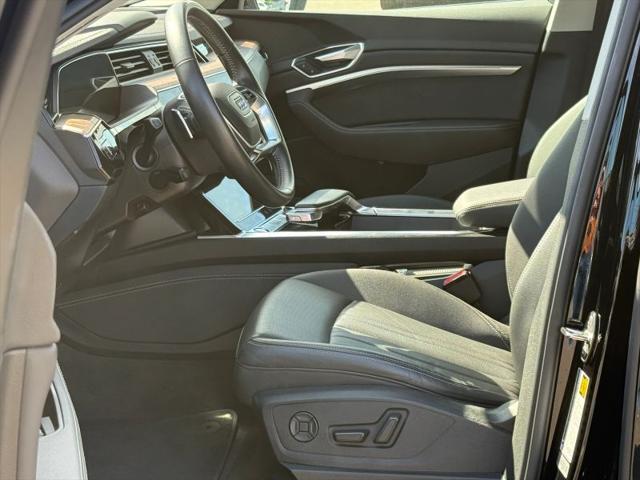 2019 Audi e-tron Premium Plus