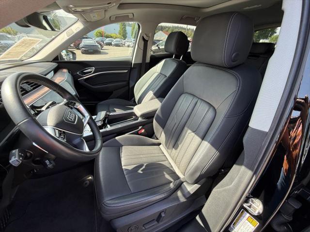 2019 Audi e-tron Premium Plus