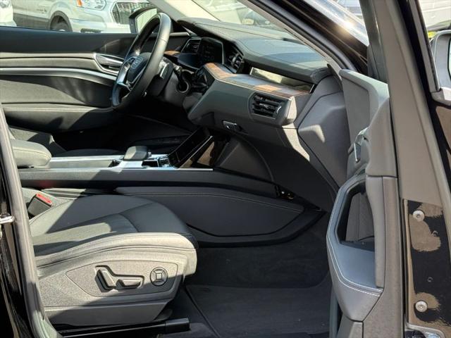 2019 Audi e-tron Premium Plus