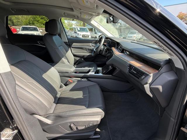 2019 Audi e-tron Premium Plus