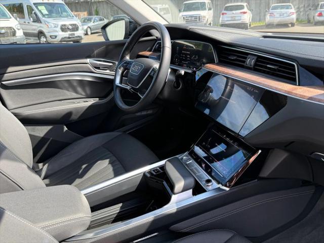 2019 Audi e-tron Premium Plus