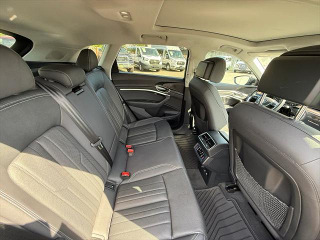 2019 Audi e-tron Premium Plus