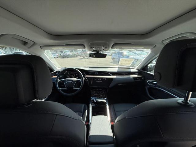 2019 Audi e-tron Premium Plus
