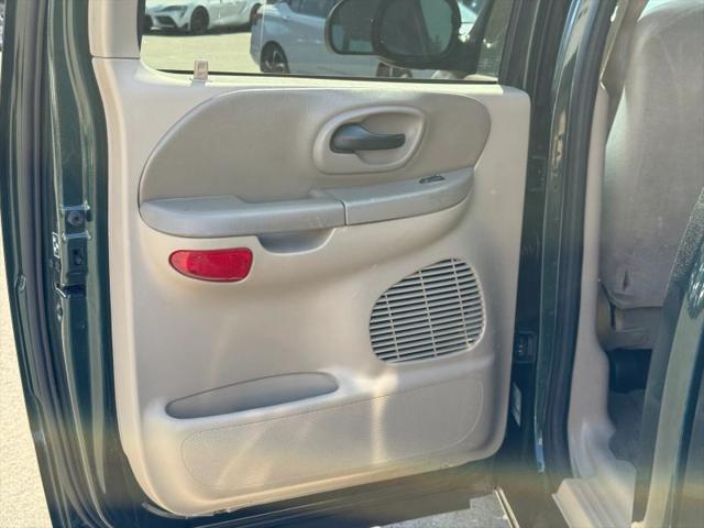 2001 Ford F-150 LARIAT