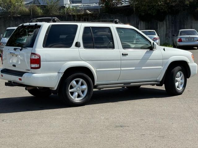 2001 Nissan Pathfinder LE