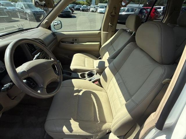 2001 Nissan Pathfinder LE