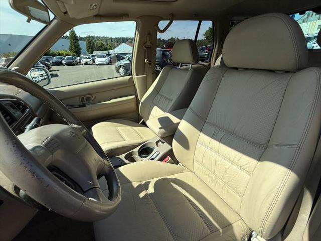 2001 Nissan Pathfinder LE