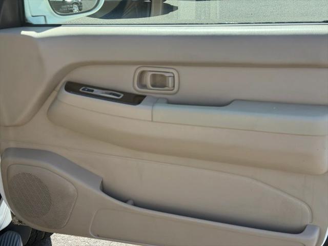 2001 Nissan Pathfinder LE