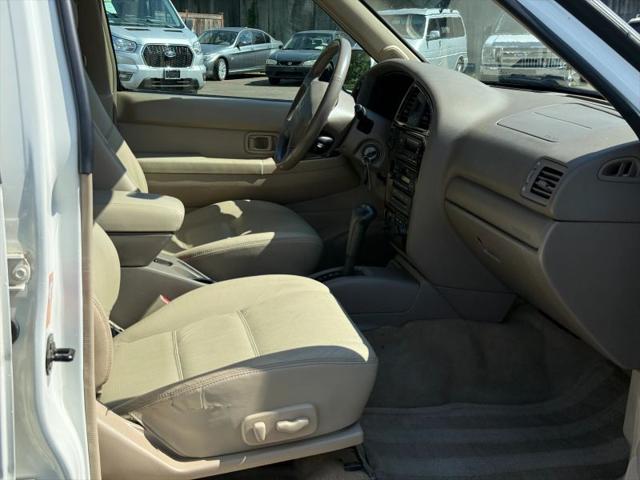 2001 Nissan Pathfinder LE