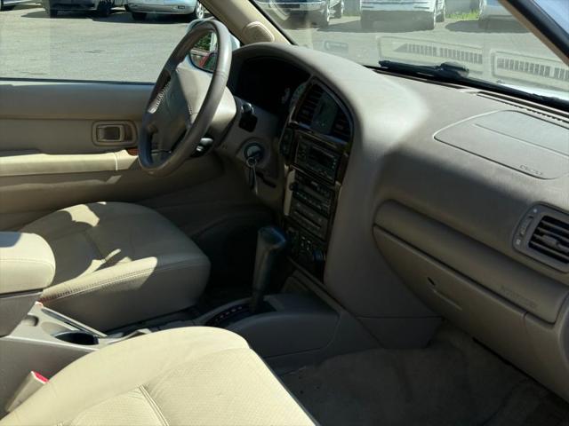 2001 Nissan Pathfinder LE