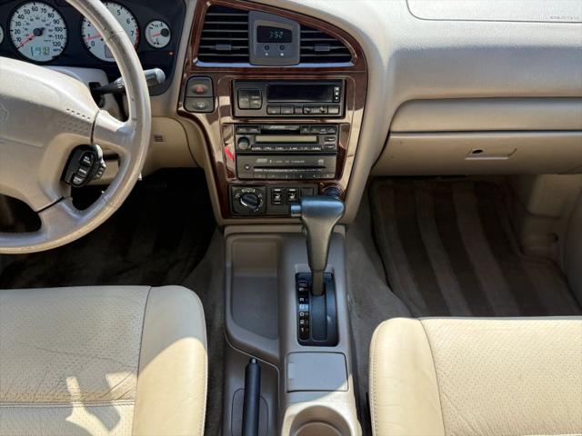 2001 Nissan Pathfinder LE