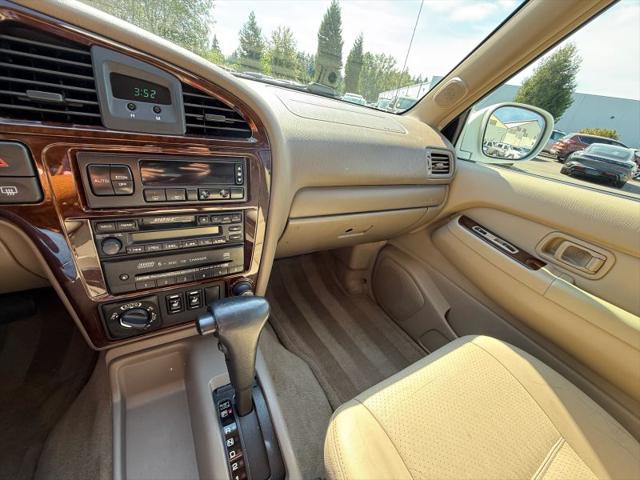 2001 Nissan Pathfinder LE