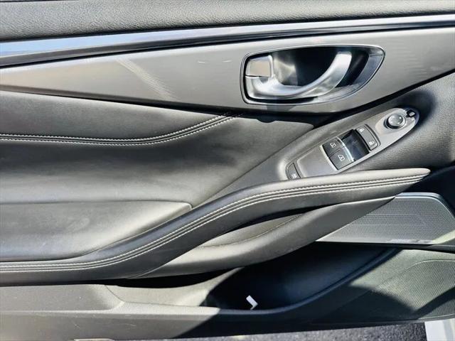 2017 INFINITI Q60 2.0t Premium