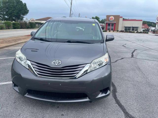 2015 Toyota Sienna LE 7 Passenger