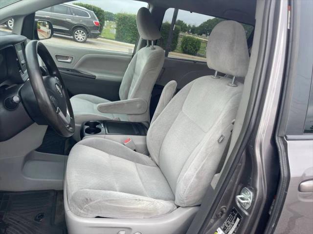 2015 Toyota Sienna LE 7 Passenger