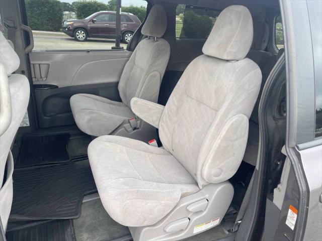 2015 Toyota Sienna LE 7 Passenger