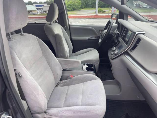 2015 Toyota Sienna LE 7 Passenger