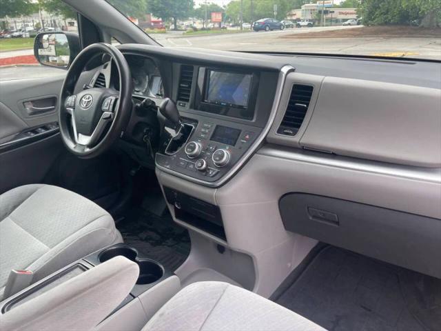 2015 Toyota Sienna LE 7 Passenger