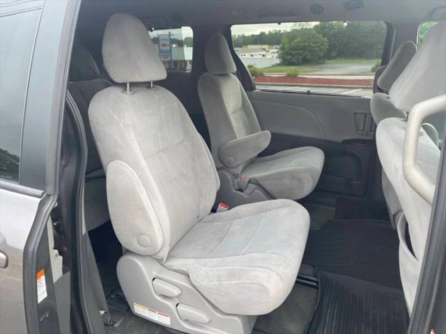2015 Toyota Sienna LE 7 Passenger