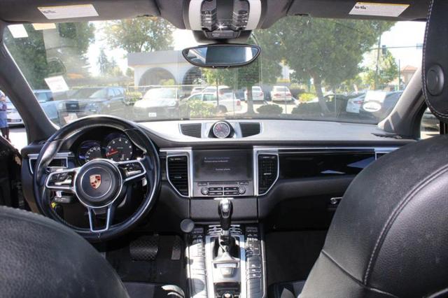 2017 Porsche Macan Base