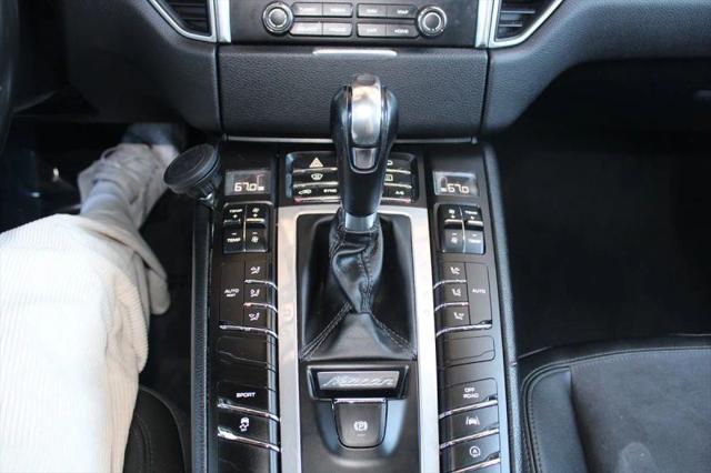 2017 Porsche Macan Base