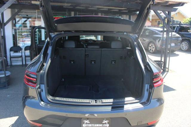2017 Porsche Macan Base