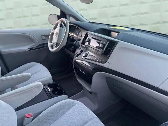 2014 Toyota Sienna LE V6 7 Passenger Mobility