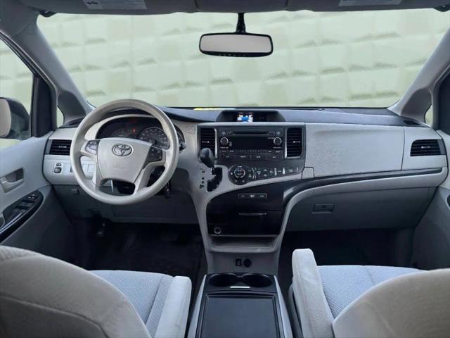 2014 Toyota Sienna LE V6 7 Passenger Mobility
