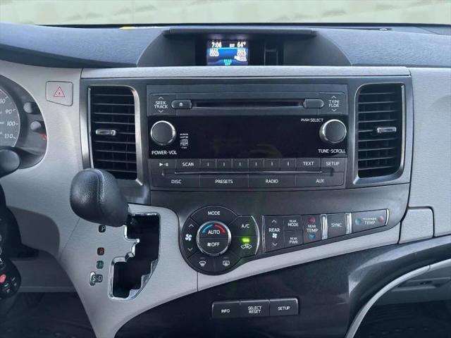 2014 Toyota Sienna LE V6 7 Passenger Mobility