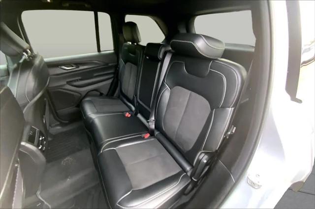 2024 Jeep Grand Cherokee Altitude 4x2