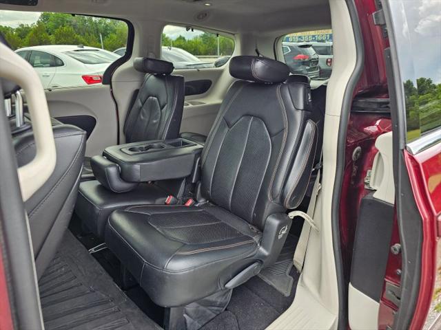 2017 Chrysler Pacifica Touring-L Plus