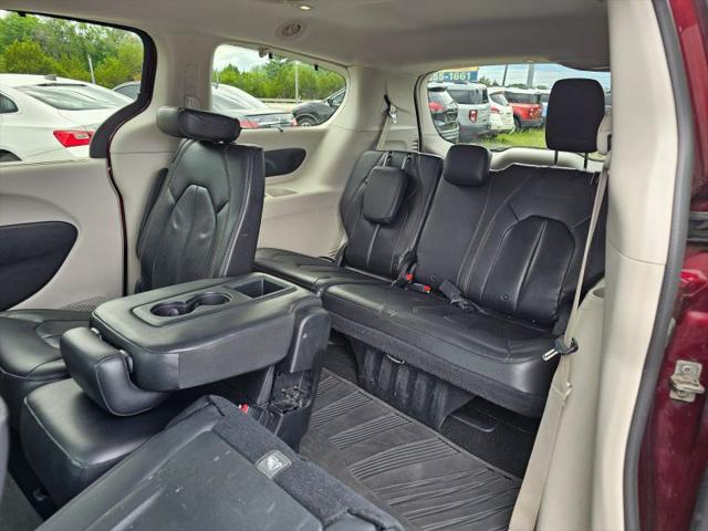 2017 Chrysler Pacifica Touring-L Plus