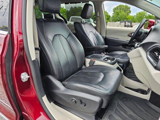 2017 Chrysler Pacifica Touring-L Plus