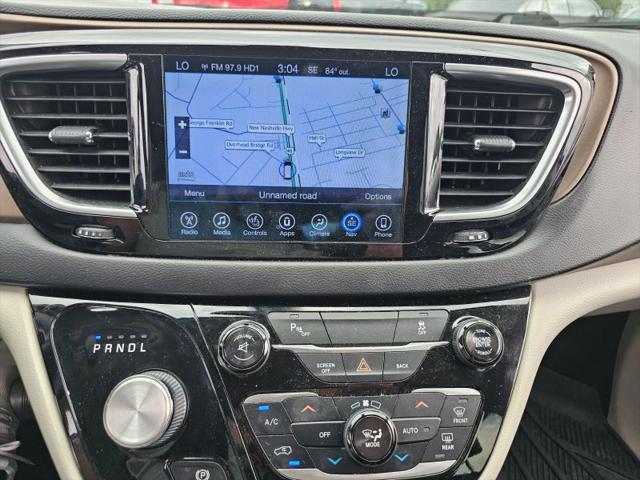2017 Chrysler Pacifica Touring-L Plus