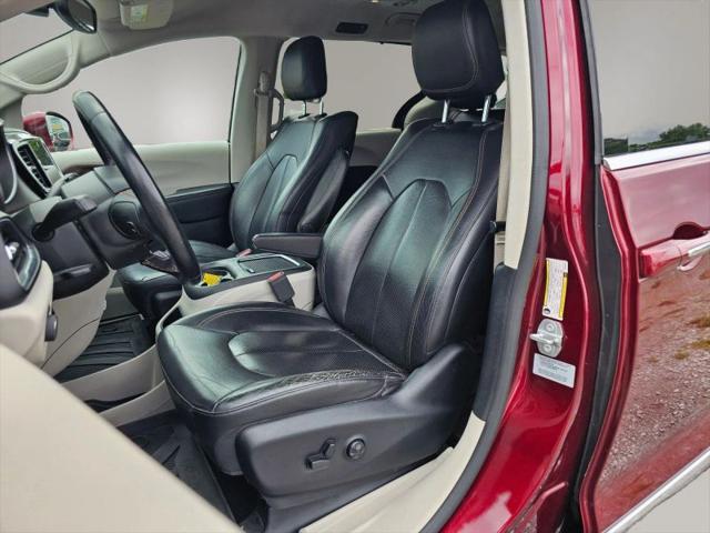 2017 Chrysler Pacifica Touring-L Plus