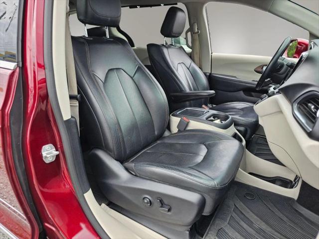 2017 Chrysler Pacifica Touring-L Plus