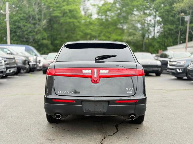 2015 Lincoln MKT Livery