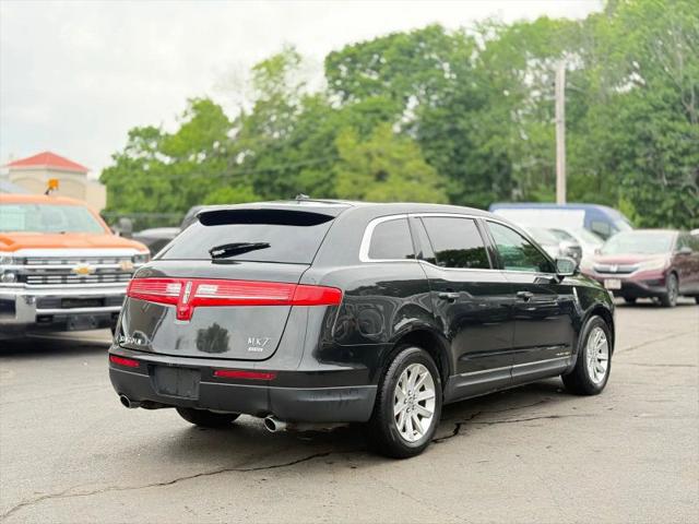2015 Lincoln MKT Livery