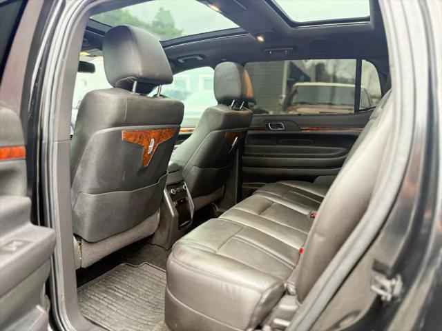 2015 Lincoln MKT Livery