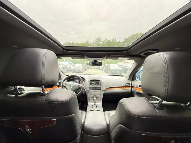 2015 Lincoln MKT Livery