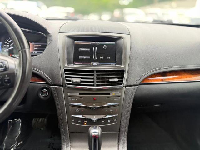 2015 Lincoln MKT Livery