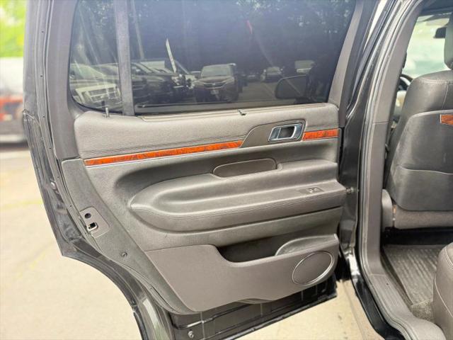 2015 Lincoln MKT Livery