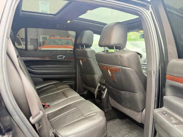 2015 Lincoln MKT Livery