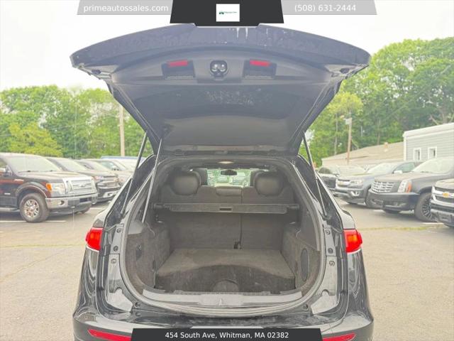 2015 Lincoln MKT Livery