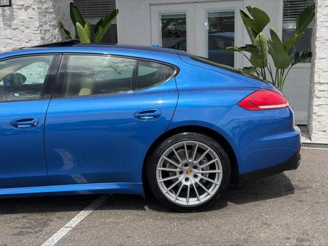 2015 Porsche Panamera 4
