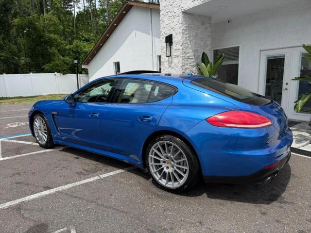 2015 Porsche Panamera 4