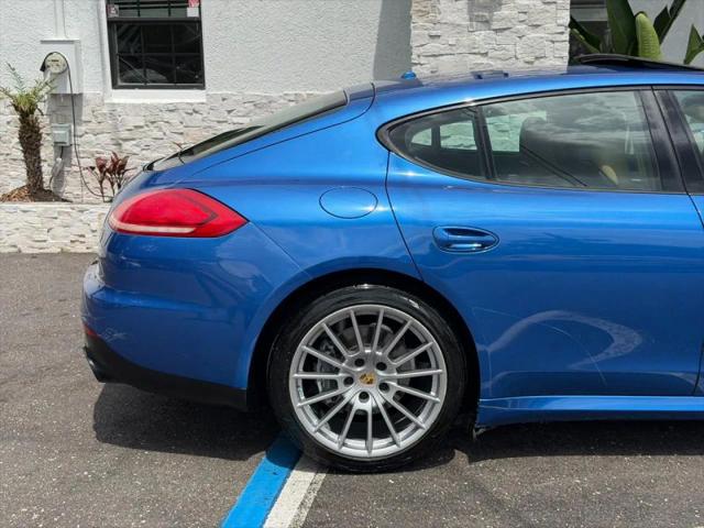 2015 Porsche Panamera 4
