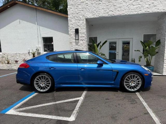 2015 Porsche Panamera 4